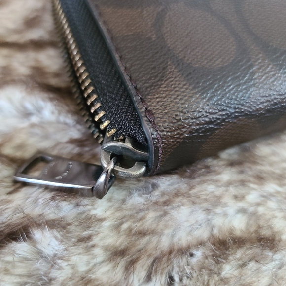 Coach Wallet - Picture 10 of 13